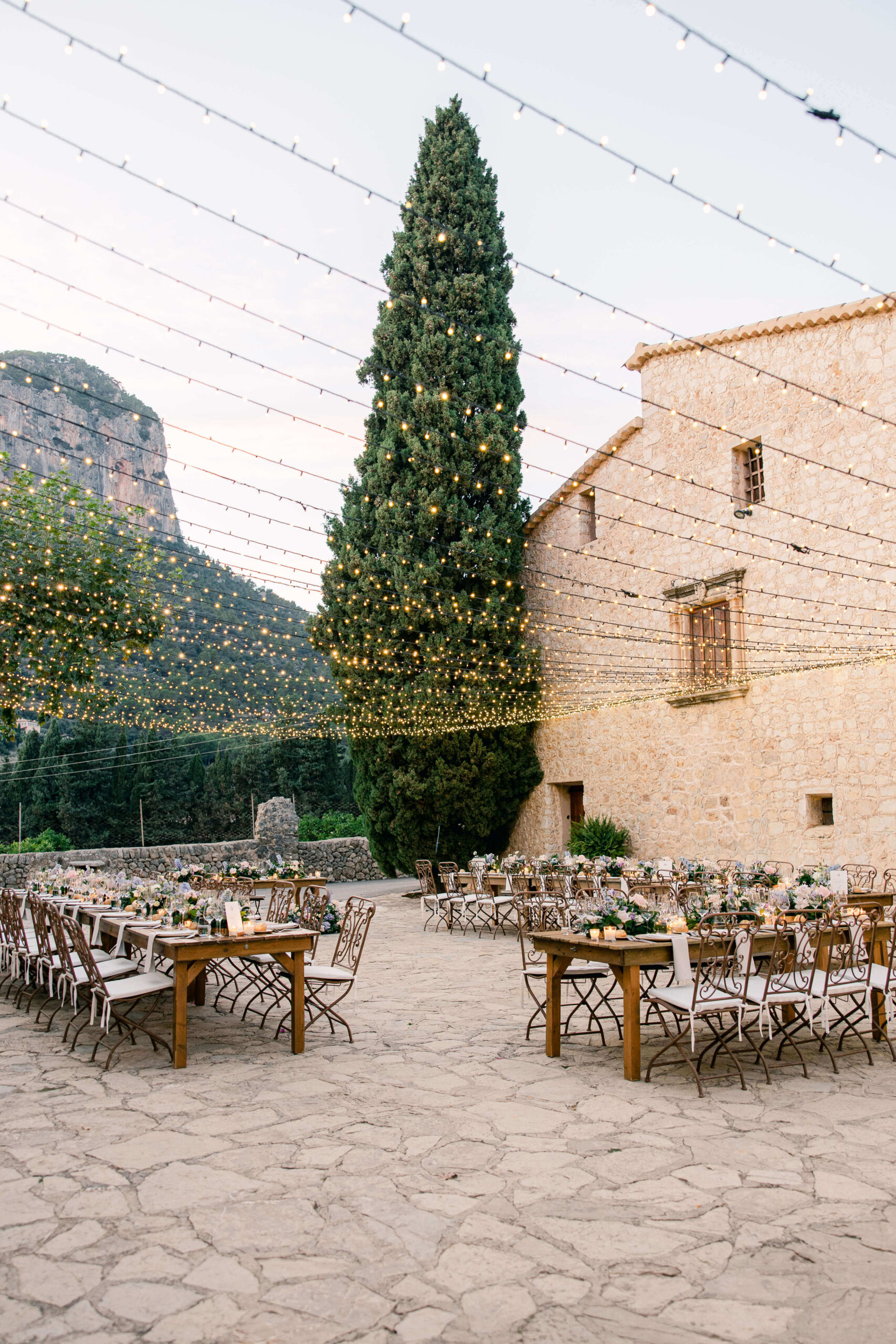 Elegant destination wedding in Mallorca in a historic finca venue Son Berga – captured by a local wedding photographer in Mallorca